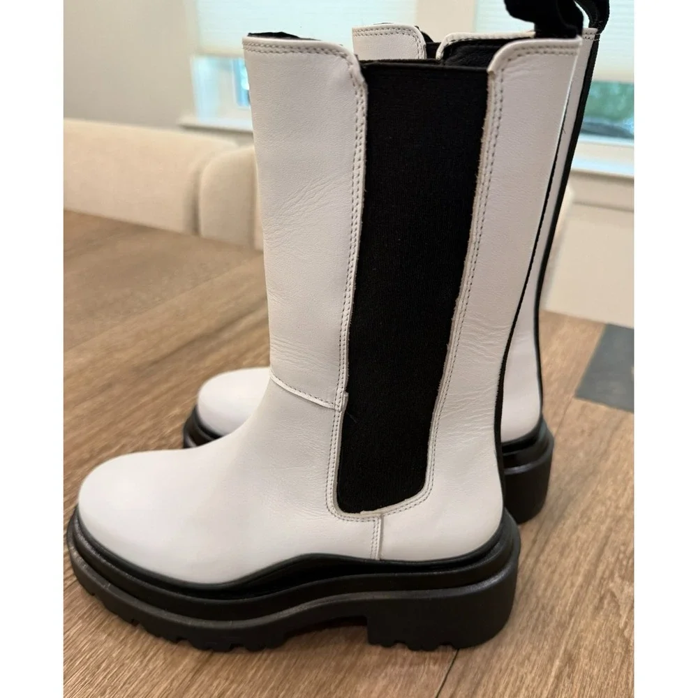 NWOB Bloomingdale's Aqua Jessy White Leather Pull On Chelsea Boots Booties 6.5 M